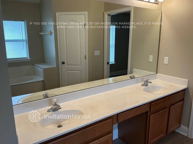 Building Photo - 9503 Woodleigh Mill Dr