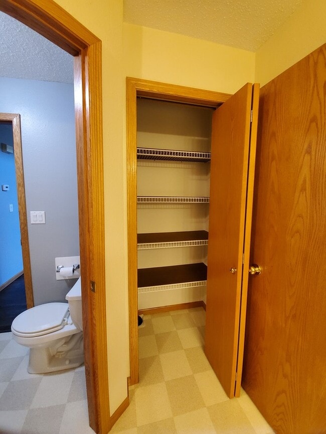 Building Photo - 5017 W Elm Ct