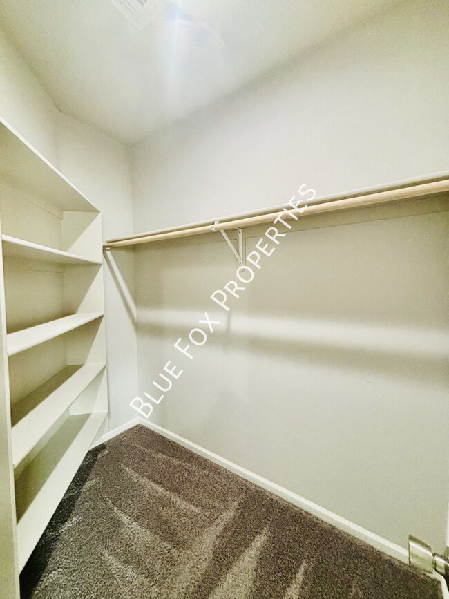 Building Photo - 149 E Stone Ct