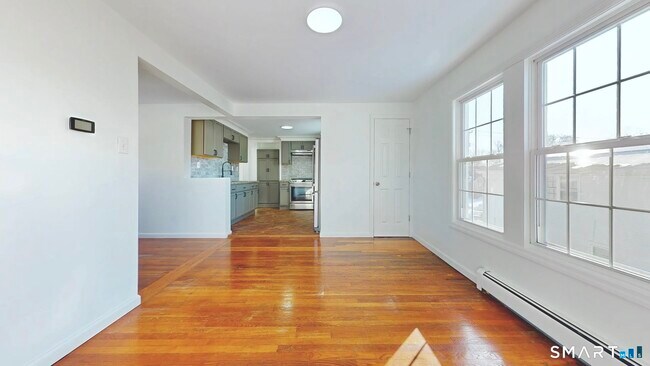 Building Photo - 108 Adams St