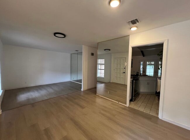 Building Photo - 4422 Meredith Woods St