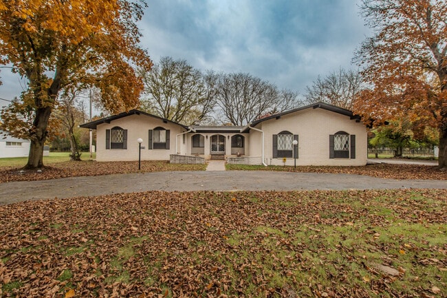 Building Photo - 22745 Wrexford Dr