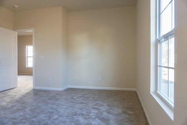 Building Photo - **$500 off First Months rent** Lovely 3 bedroom 2 Bath Ranch with 2 Car Garage in Goose Creek