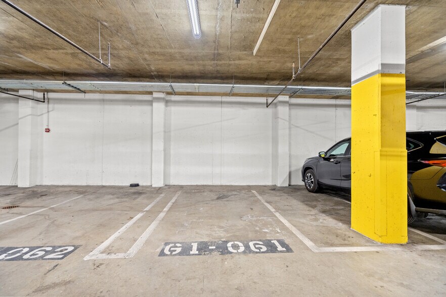 ! Reserved Garage Parking - 1390 Kenyon St NW