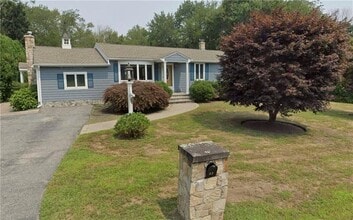Building Photo - 51 Surrey Ln