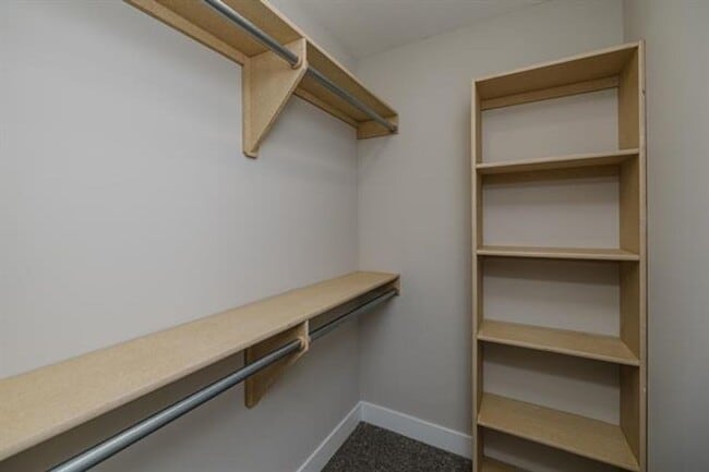 Building Photo - Brand New 5 bed/3.5 bath