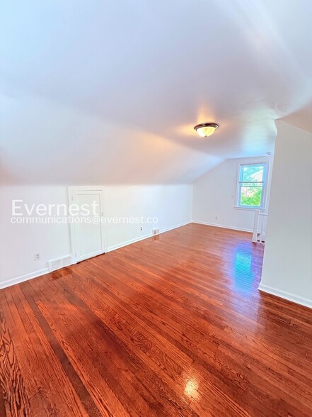 Building Photo - 10620 McKinney St
