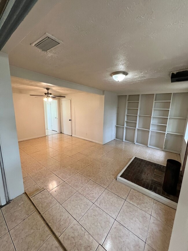 Building Photo - 5450 Juno Dr