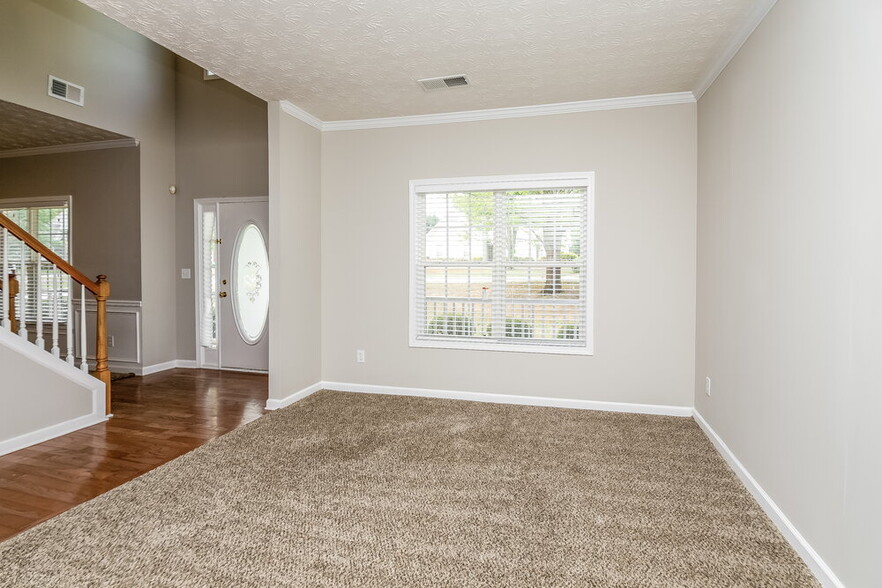 Building Photo - 2508 Santa Clara Ct SE