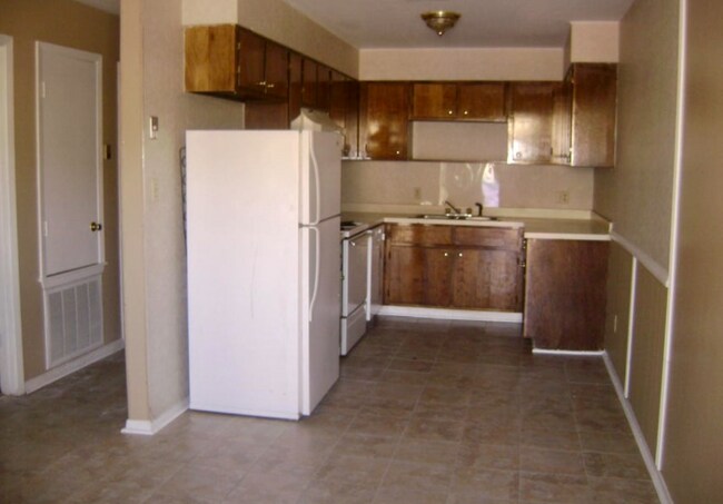 Building Photo - 111 Hardwood Ct