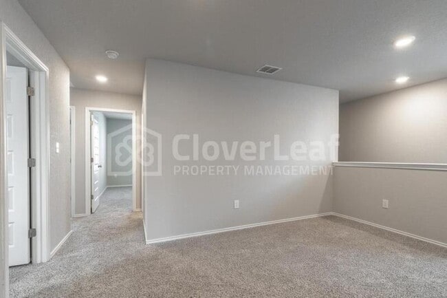 Building Photo - 2433 Ayers Dr