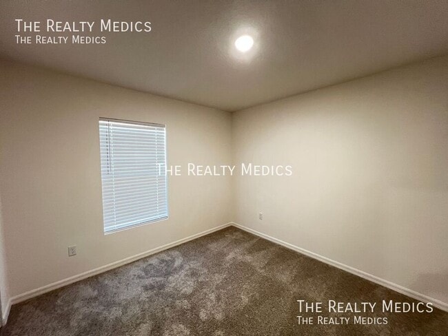 Building Photo - 3530 E Glenn St