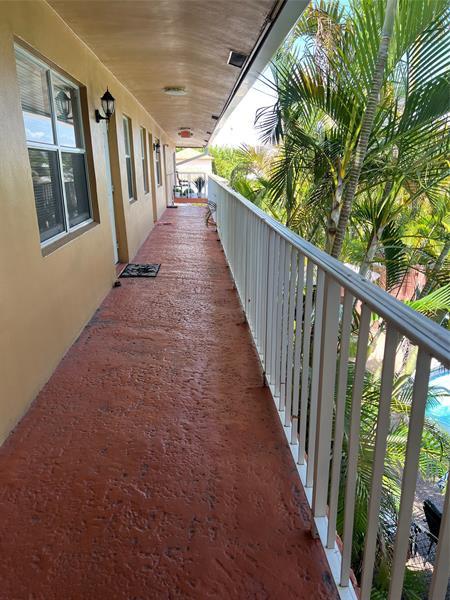 Building Photo - 2016 NE 17th Ct