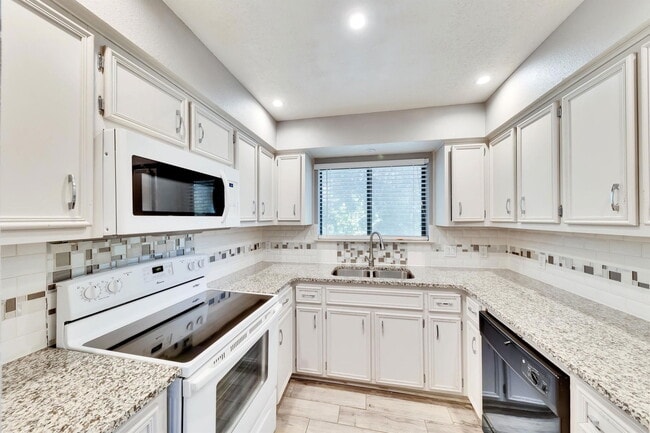 Building Photo - 1207 Gingerlily Cove