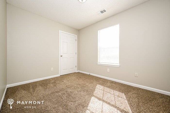 Building Photo - 1195 Foxwood Dr