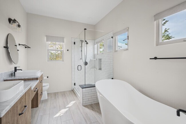 Building Photo - 4184 New Moon Cir