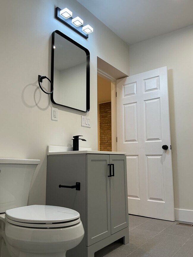 Building Photo - Refine Tyler Realty LLC