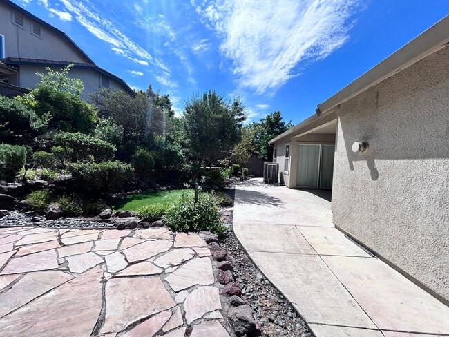 Building Photo - Incredible Four Bedroom Two Bathroom Home in Serrano Village