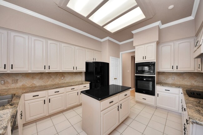 Building Photo - 39 Wild Meadow Ct