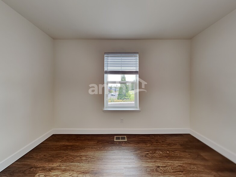 Building Photo - 10601 136th St Ct E