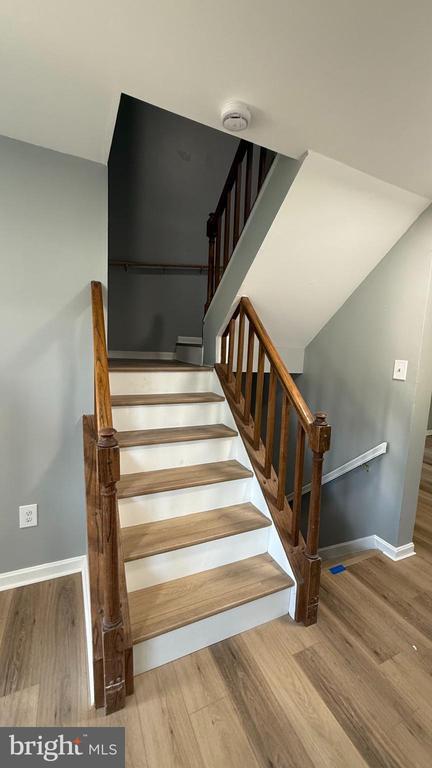 Building Photo - 28 Sandstone Ct