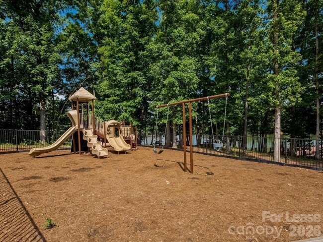 Building Photo - 6135 Snowy Egret Ave
