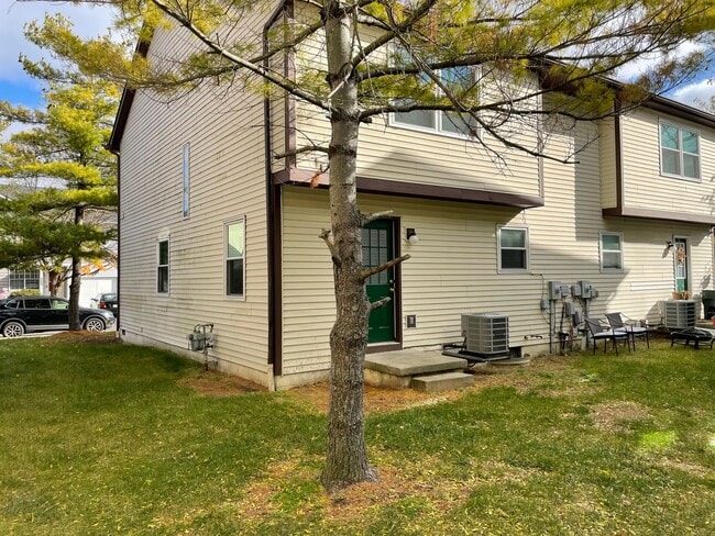 Building Photo - 4821 Lady Jane Ave
