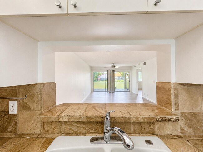 Building Photo - 340 NW 67th St
