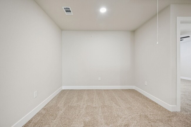 Building Photo - 3438 Taas Dr