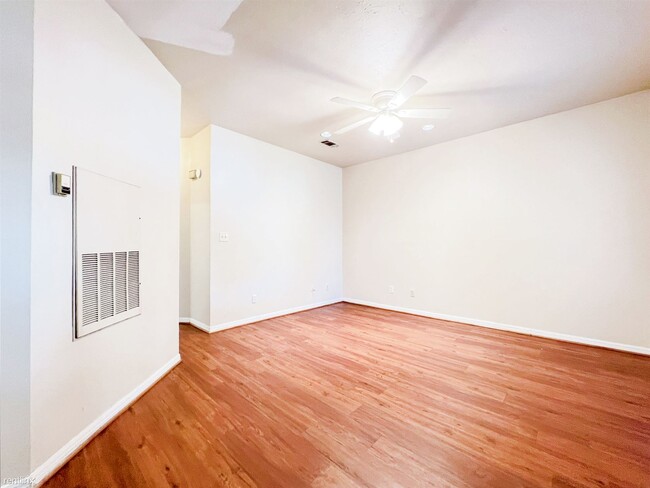 Building Photo - 2 br, 2 bath Condo - 310 Pat Garrison St B...