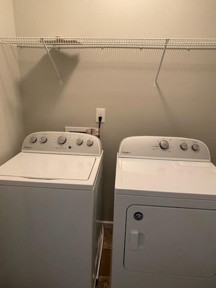 Building Photo - 2341 New Holland Cir