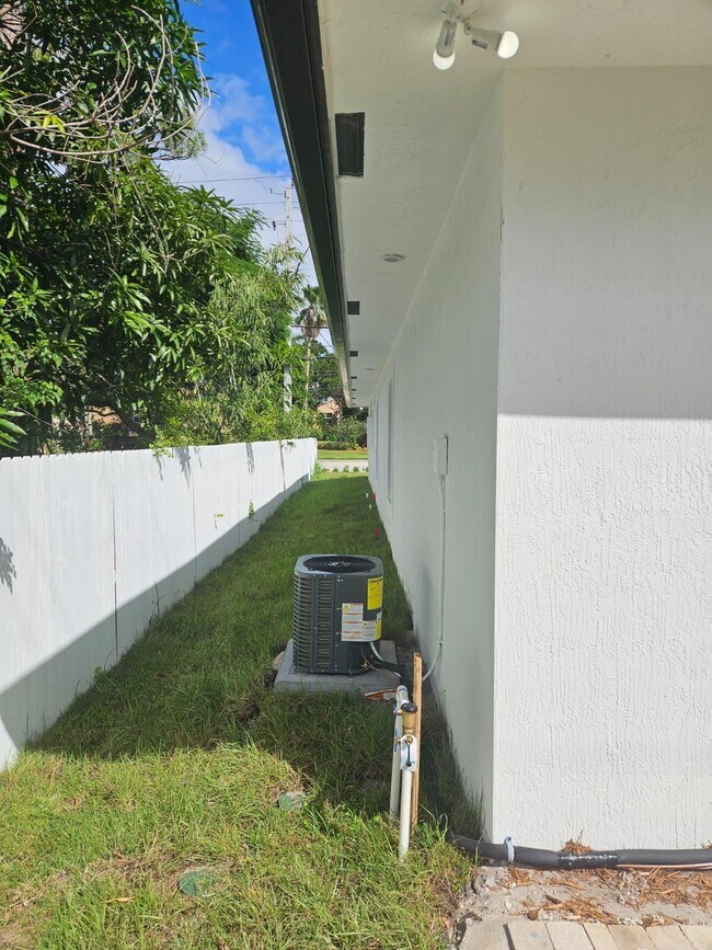 Building Photo - 5029 Sunrise Blvd