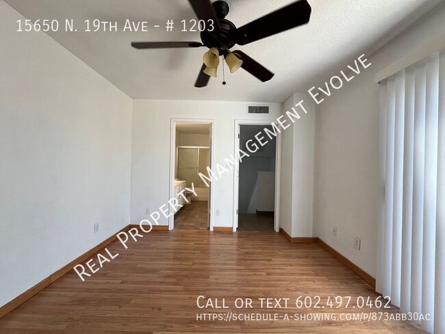 Building Photo - Phoenix Townhome is Move-in Ready! MOVE-IN...