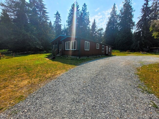 Building Photo - Country Home in secluded Mosquito Lake Rd ...