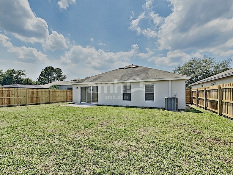 Building Photo - 10311 Hunters Haven Blvd