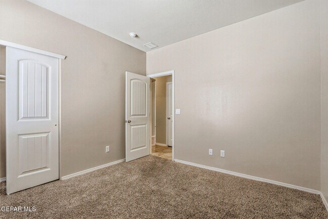 Building Photo - 10624 Hidden Chapel Pl