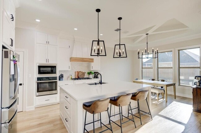 Building Photo - 302 Elbow Slough