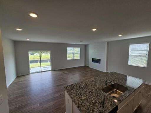 Building Photo - 5161 Sidney Sq Dr