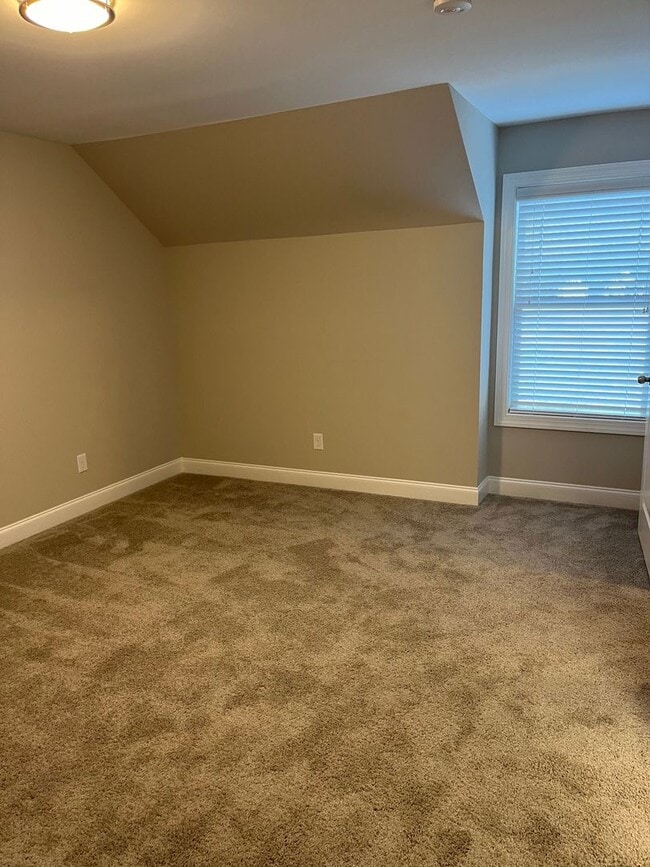 Building Photo - Large Beautiful Townhome in Summerfield NC