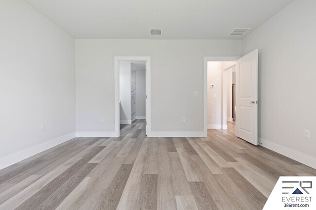 Building Photo - 17 Prestwick Ln
