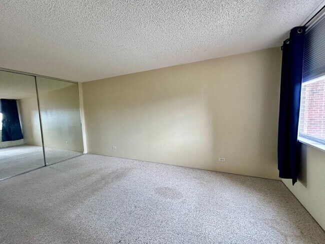 Building Photo - Horizon West Condo for Rent with South-side Views of the Flatiron Mtns