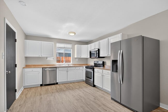 Building Photo - 3907 Genine Dr