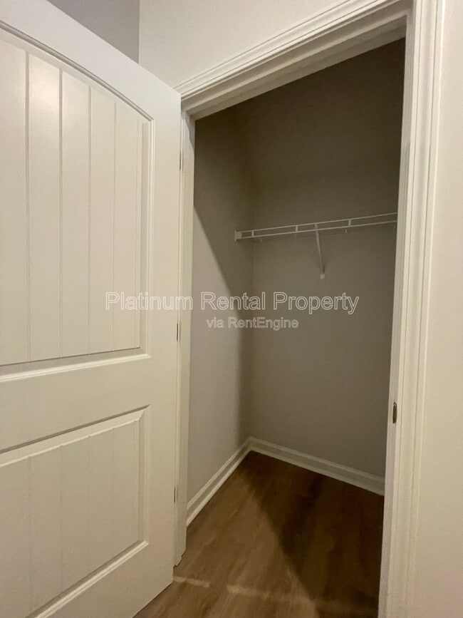 Building Photo - 56 Rustin Rdg