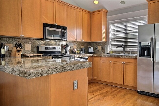 Building Photo - Corner lot Townhome -Incredible find in north Capitol Hill!