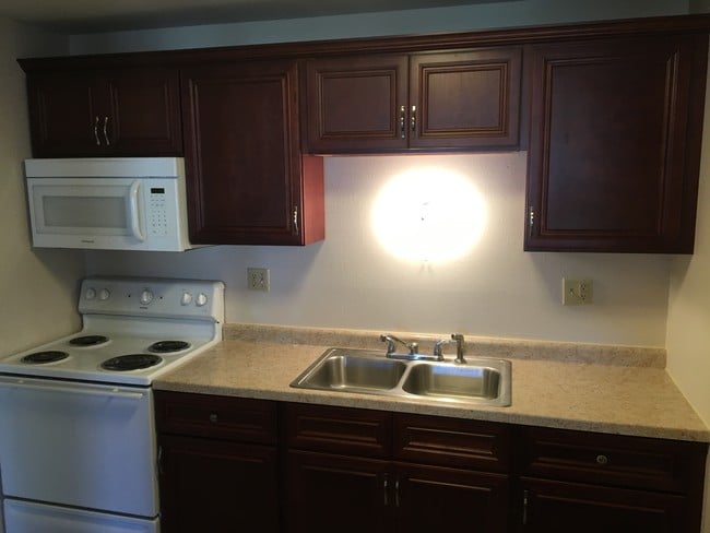 Building Photo - 1657 S Carriage Ln