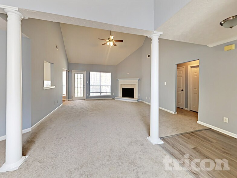 Building Photo - 555 Chaseridge Dr