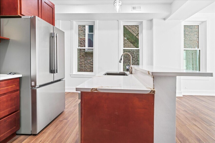 Building Photo - 1904 S Loomis St