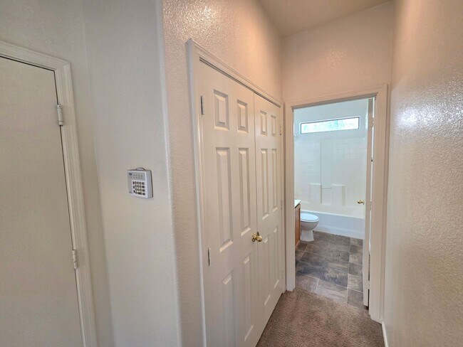 Building Photo - 609 W Rio Vista Ln