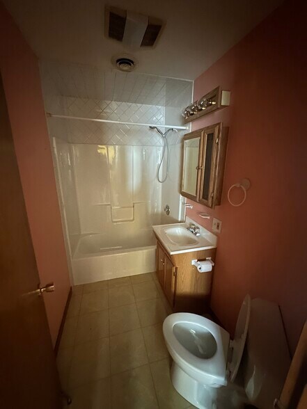 Building Photo - 7349 Waldman Ave