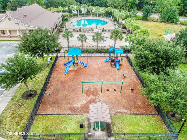 Building Photo - 16315 Hunters Hollow Trail